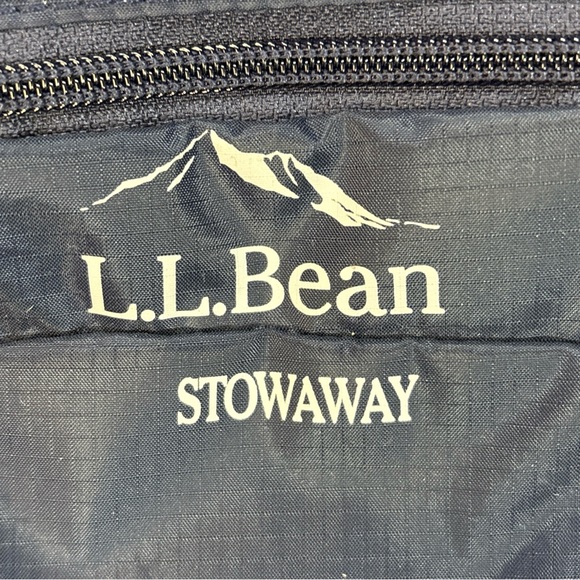 New LL Bean Stowaway Hip Pack Hiking Bag Fanny Waist Navy - Picture 3 of 7